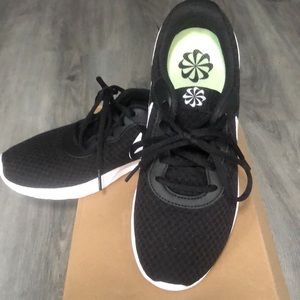 Nike Tanjun Black/White-Barely Volt-Black